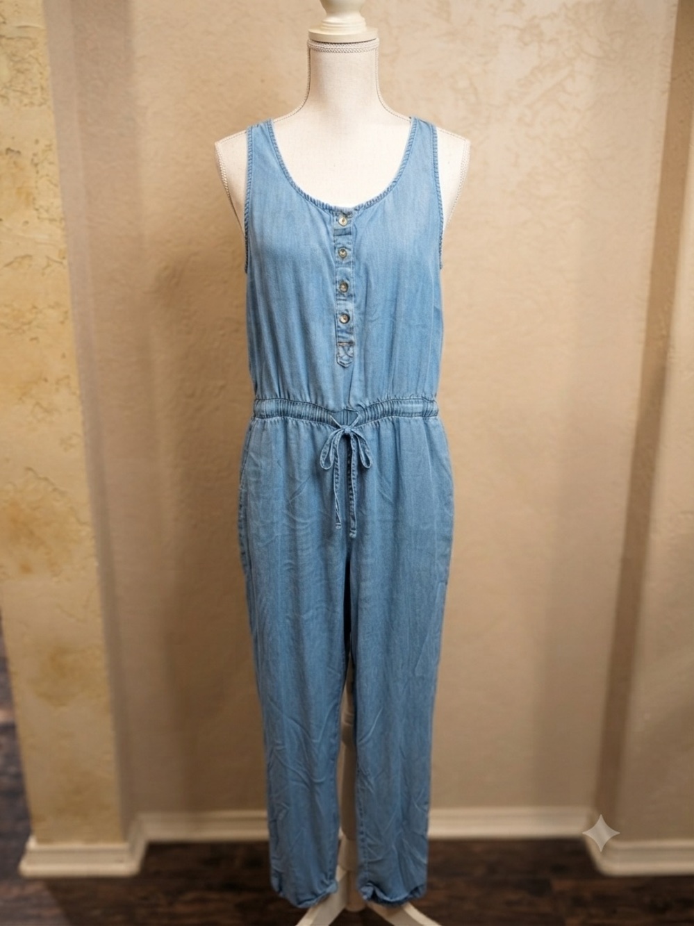 Knox Rose Sleeveless Light Blue Denim Look Jumpsuit size small